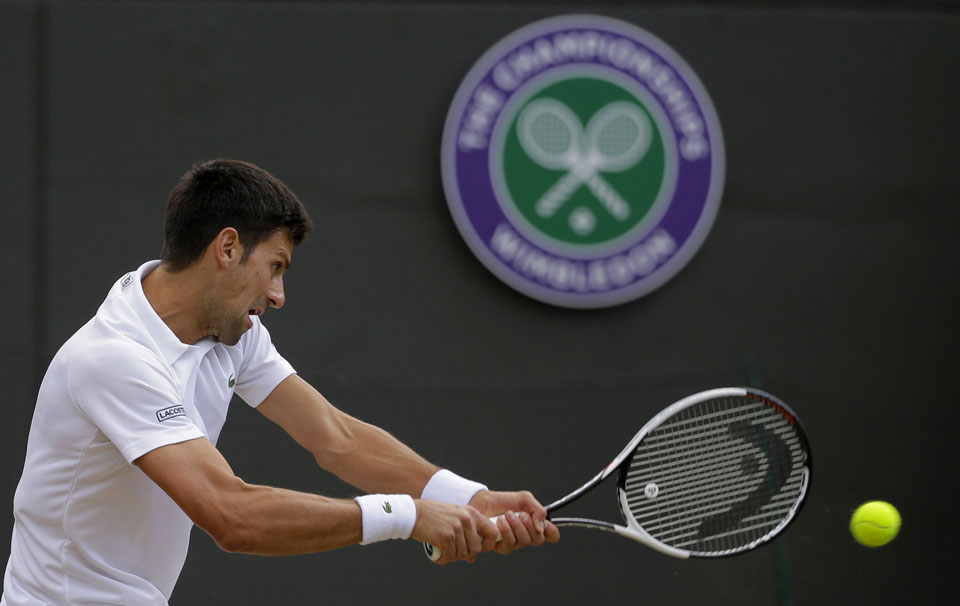 Querrey tops Murray at Wimbledon; Djokovic out; Federer wins