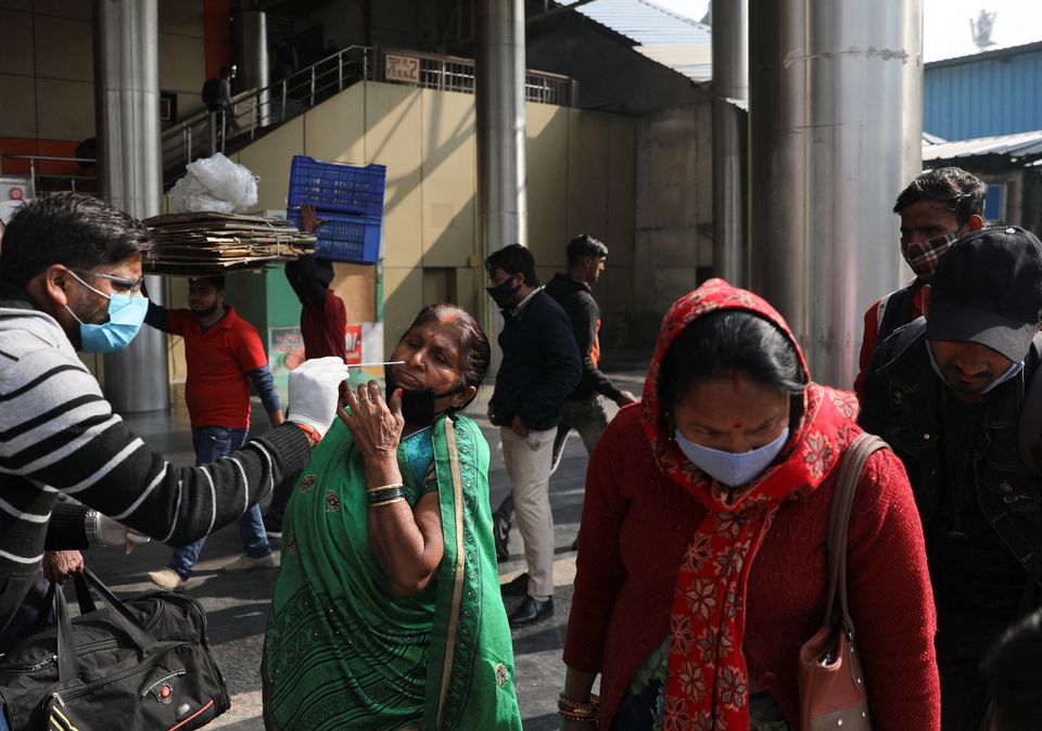 India logs over 2.5 lakh fresh COVID-19 cases, 385 deaths in last 24 hrs