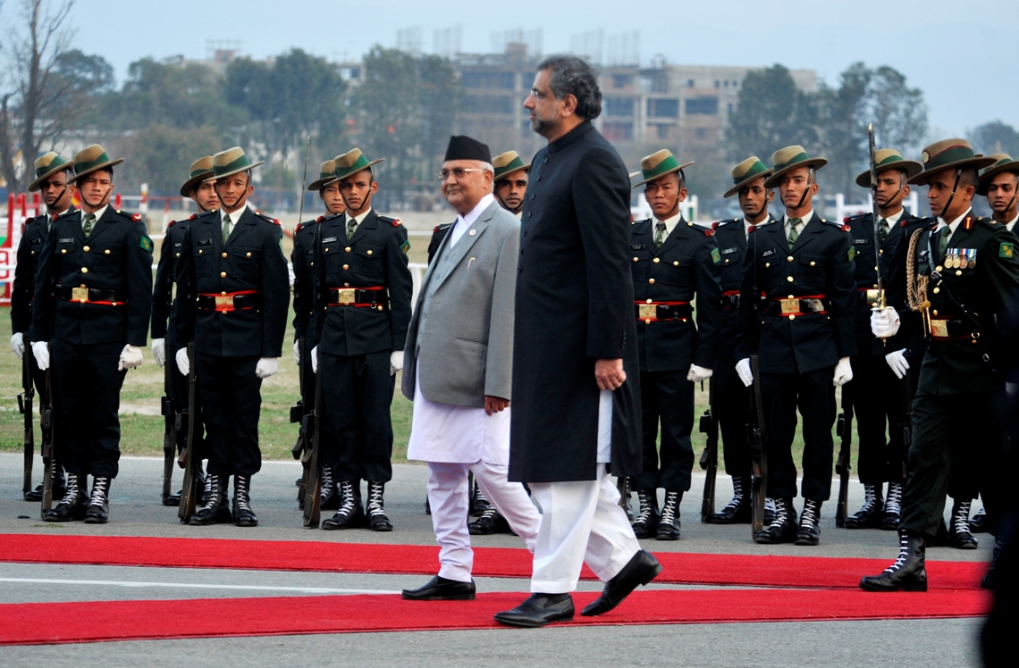 Guard of Honor offered to Pakistani PM Abbasi (photo feature)