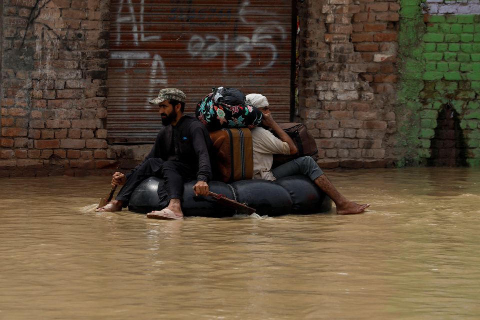 Pakistan floods force tens of thousands from homes overnight