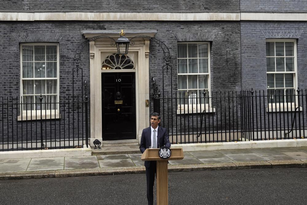 Sunak takes over as UK prime minister amid economic crisis