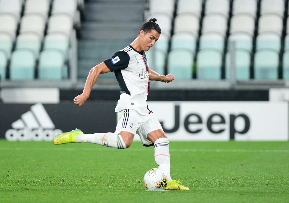 Ronaldo runs riot as Juventus crush 10-man Lecce