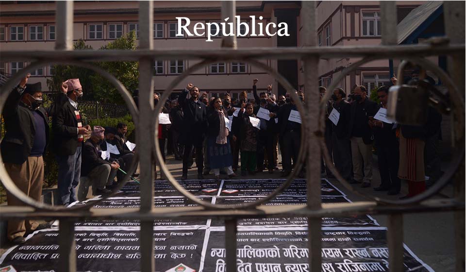Legal practitioners continue protests at SC