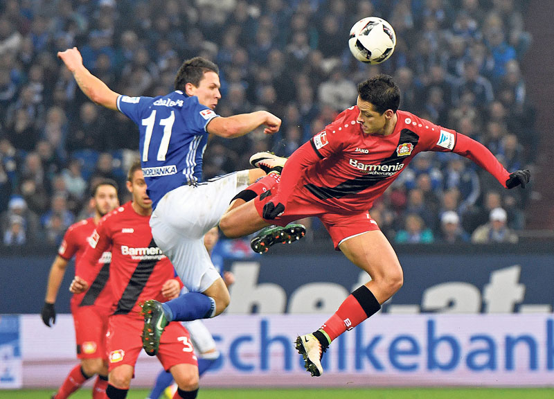 Gladbach breaks winless streak, Leverkusen beats Schalke