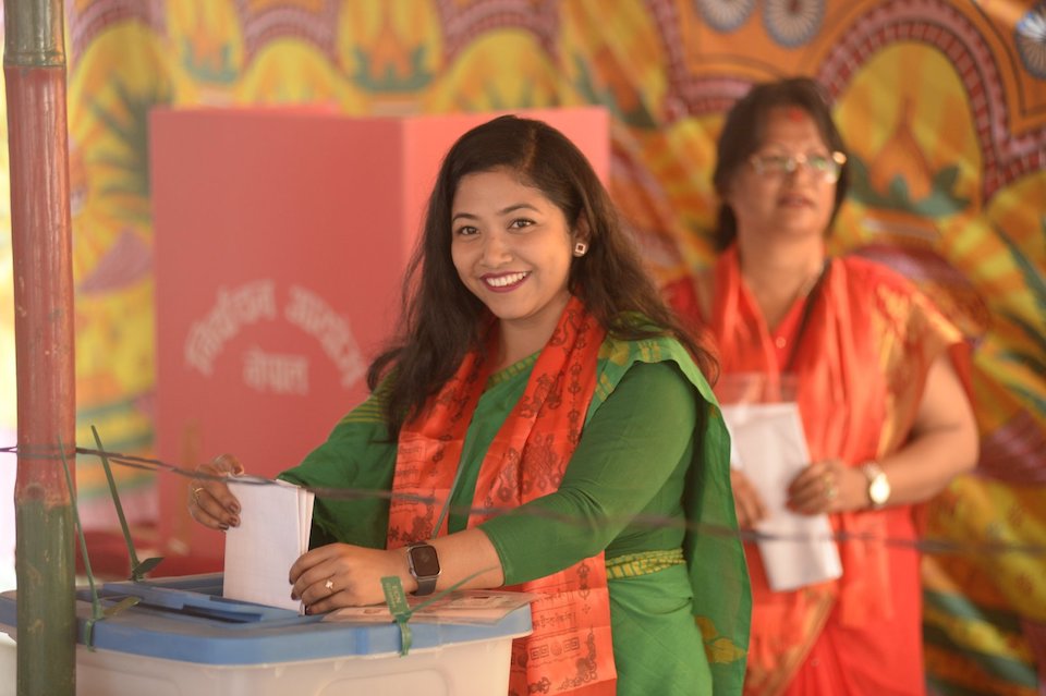 UML’s deputy mayor candidate for KMC Sunita Dangol casts her vote (with photos)