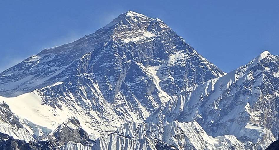 Govt to measure height of Mt Everest