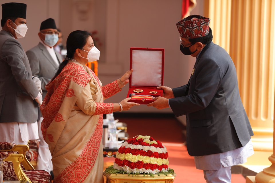President decorates  633 persons for their contribution to different sectors of society