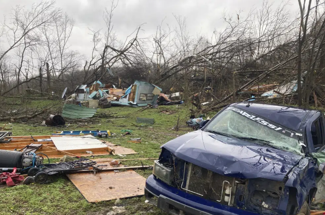 Missouri tornado kills 5 in latest wave of severe weather