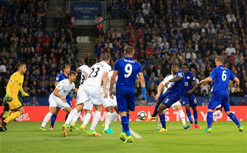 Leicester beats Swansea 2-1 for 1st win of title defense