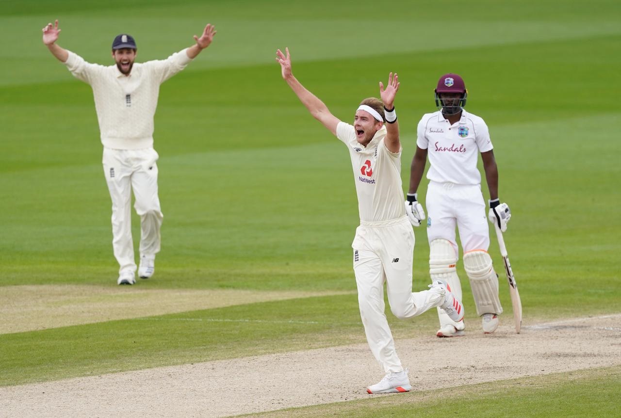 England pacers strike early to leave Windies 25-3 at lunch on final day
