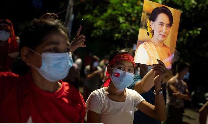 Suu Kyi's party confident as unofficial Myanmar vote tally shows lead
