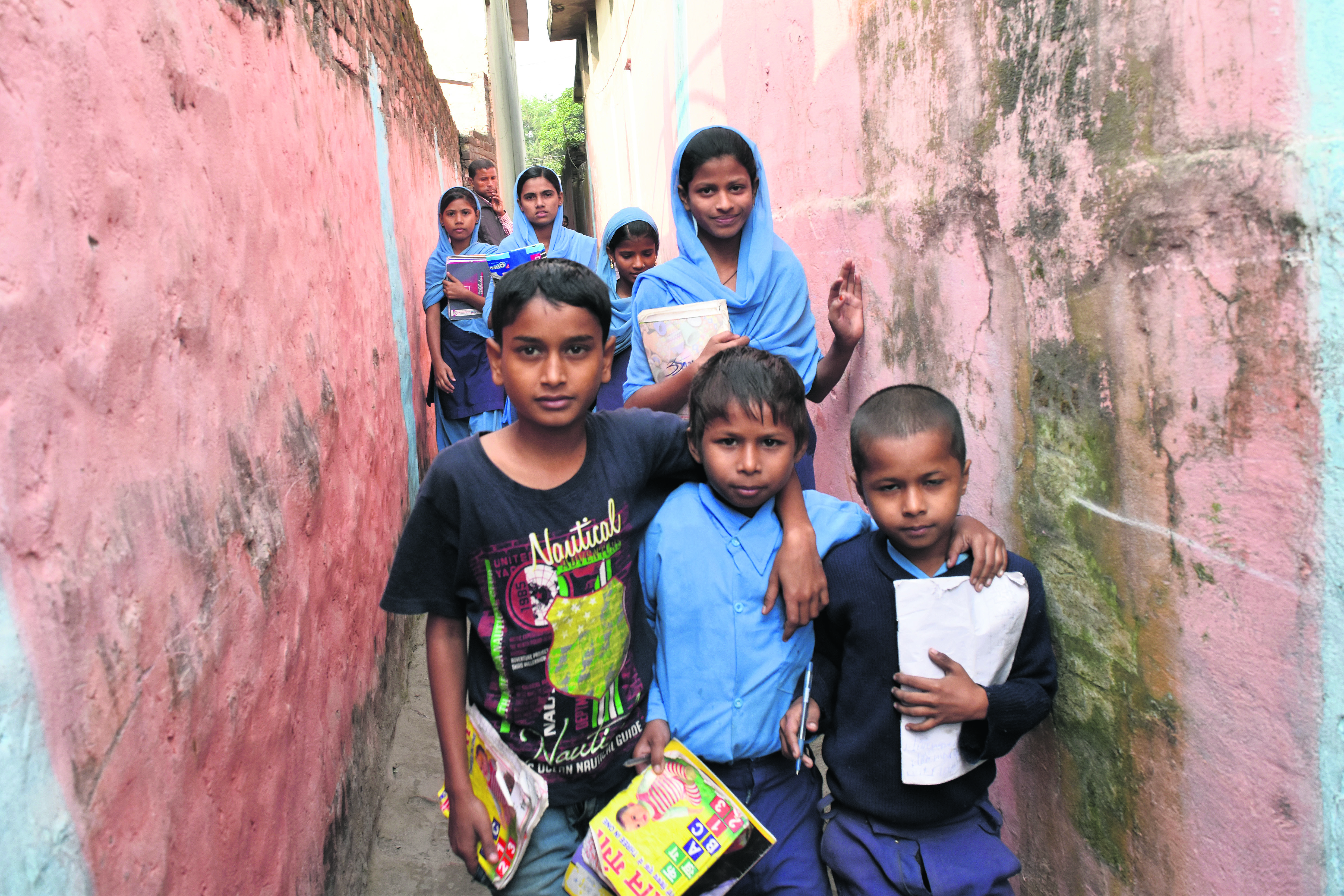 In lack of good schools in Siraha, children go to Indian schools