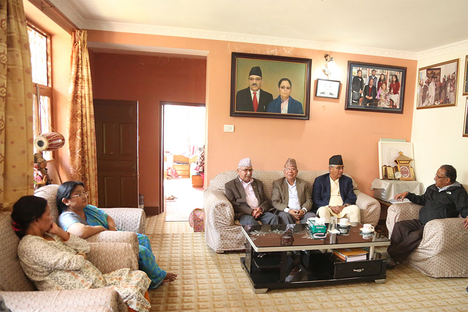 Top leaders gather at Maoist Chairman Dahal's house
