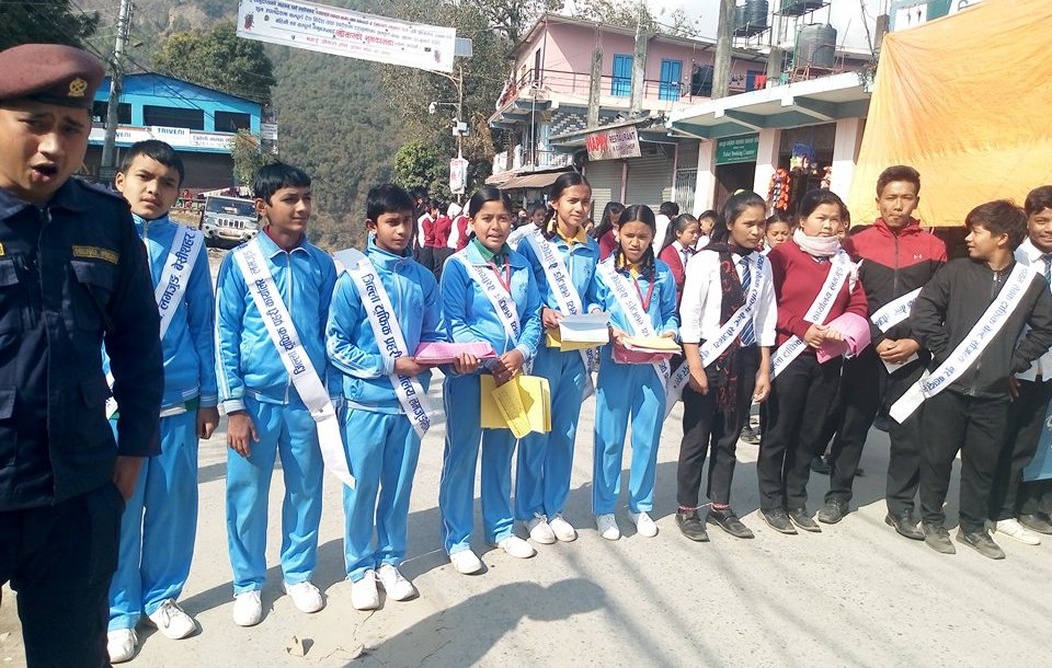 Students join in traffic awareness campaign