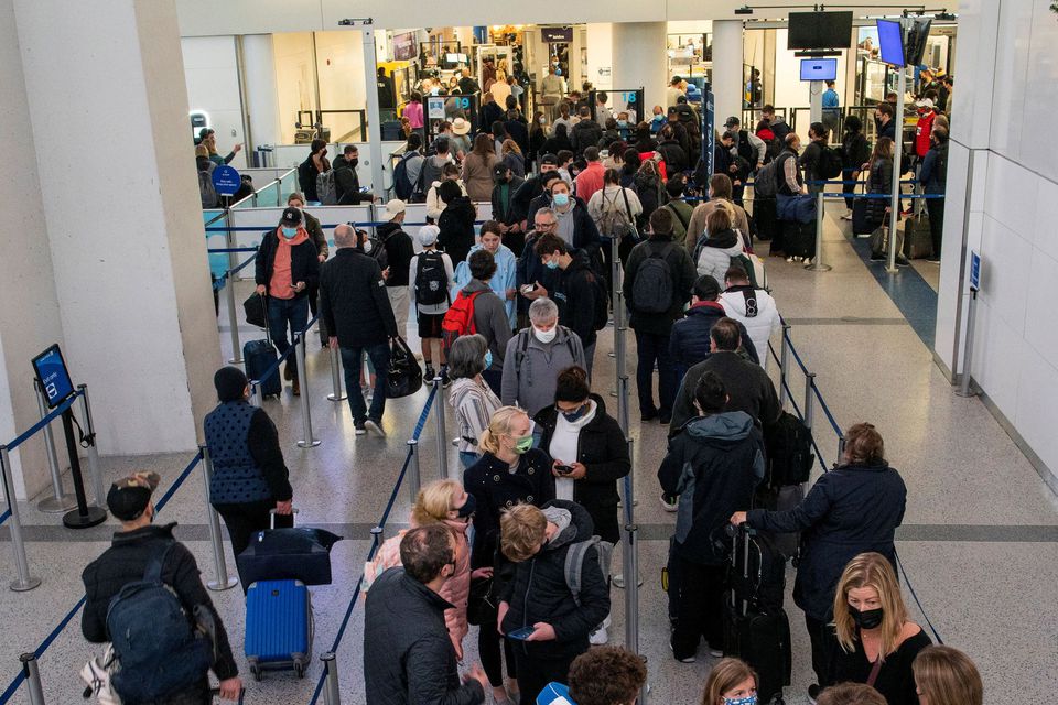 Omicron-related disruptions cause over 4,000 flight cancellations to kick off 2022