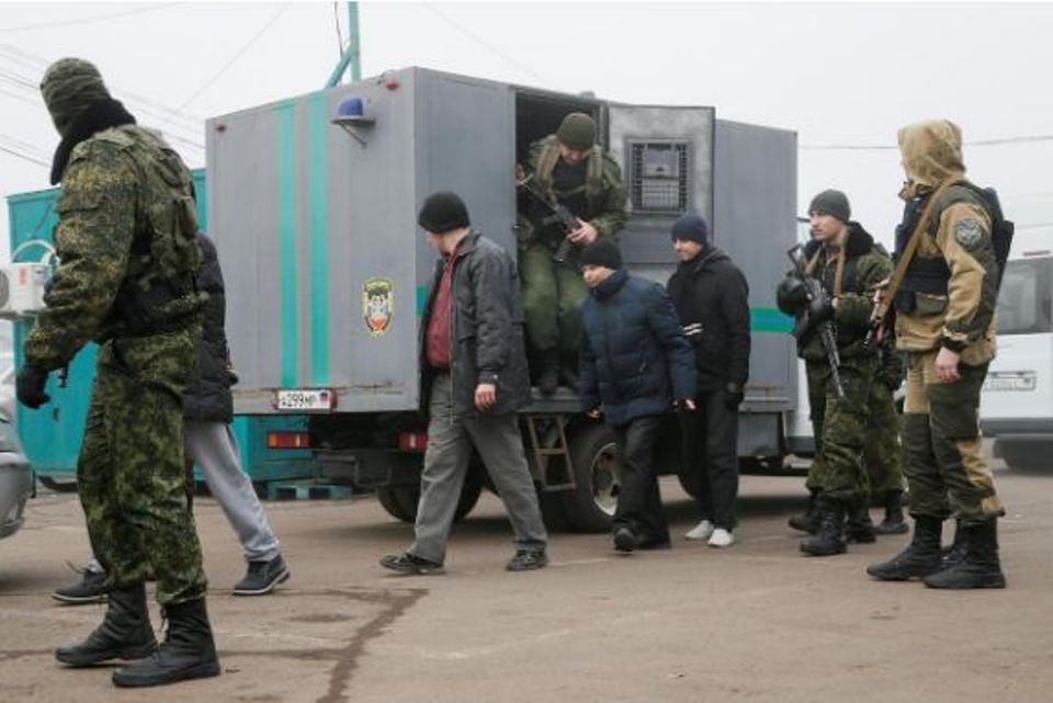 Ukraine begins all-for-all prisoner swap with separatists