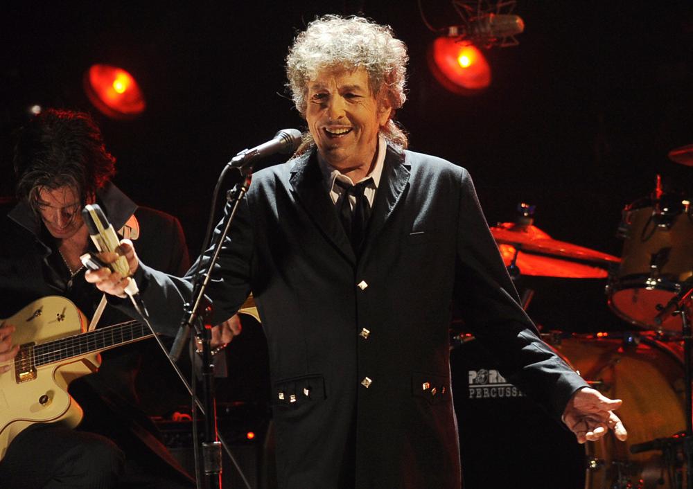 Bob Dylan book on ‘Modern Song’ to come out in November