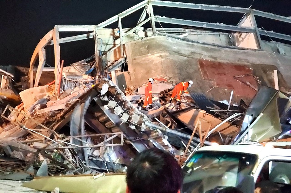UPDATE: Six die at collapsed China quarantine site; virus spread slows ex-Wuhan