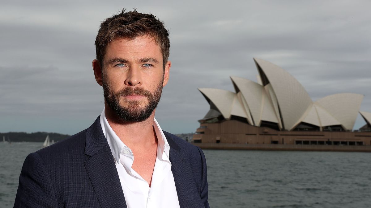 Chris Hemsworth donates USD 1 million to fight Australian bushfires