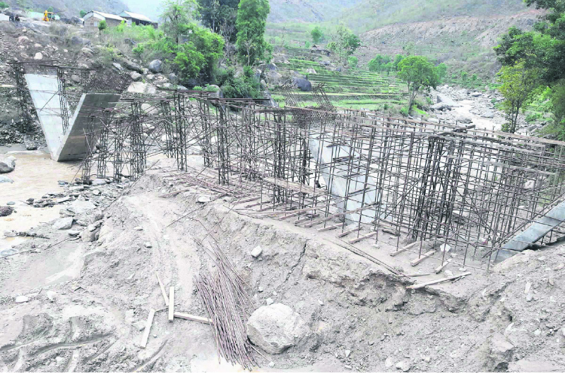 Construction of Sapsu River Bridge comes to a halt