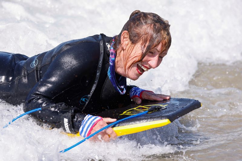 Boogie board fever: Silver-haired ladies cut loose on California surf