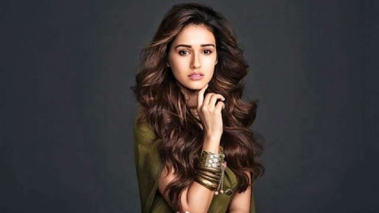 Disha Patani is spending time with her cat at home