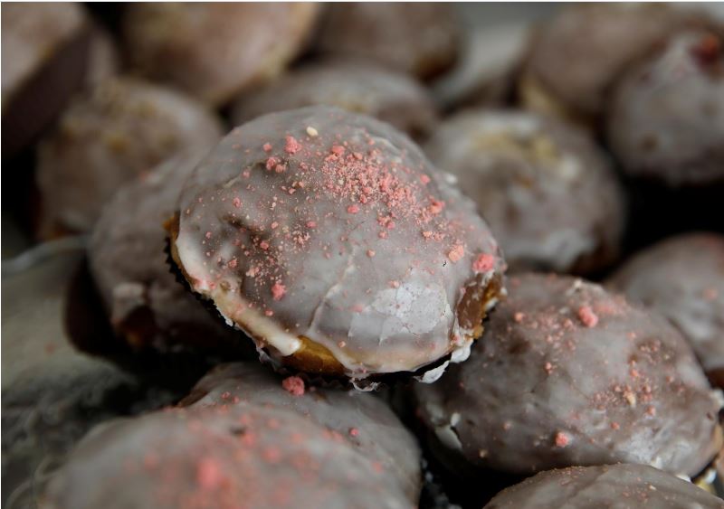 Doughnut-loving Poles cram in calories as Fat Thursday lifts pandemic gloom