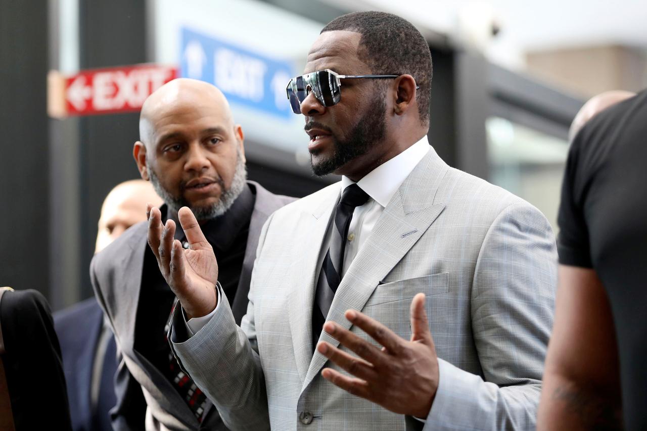 R&B singer R. Kelly gets May 2020 trial date in sex abuse case