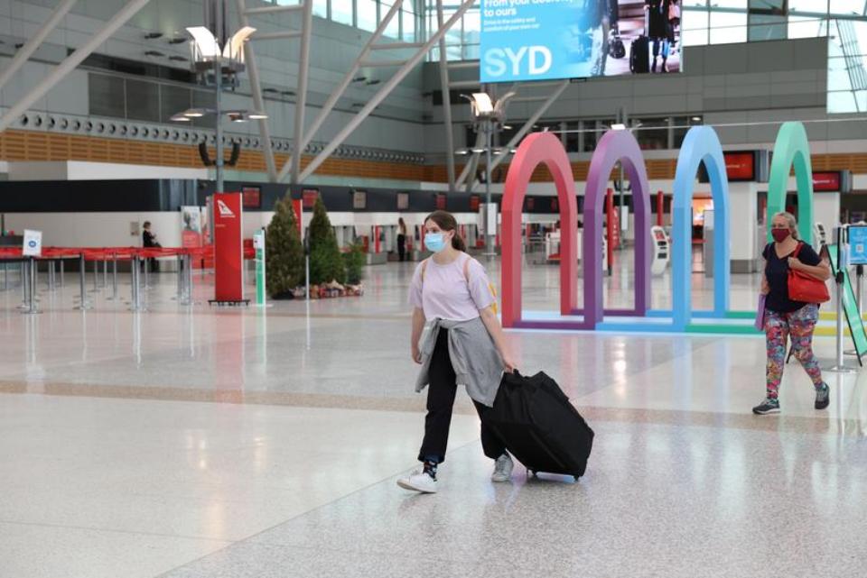 Australia unveils $928 million coronavirus support package to revive airlines, tourism