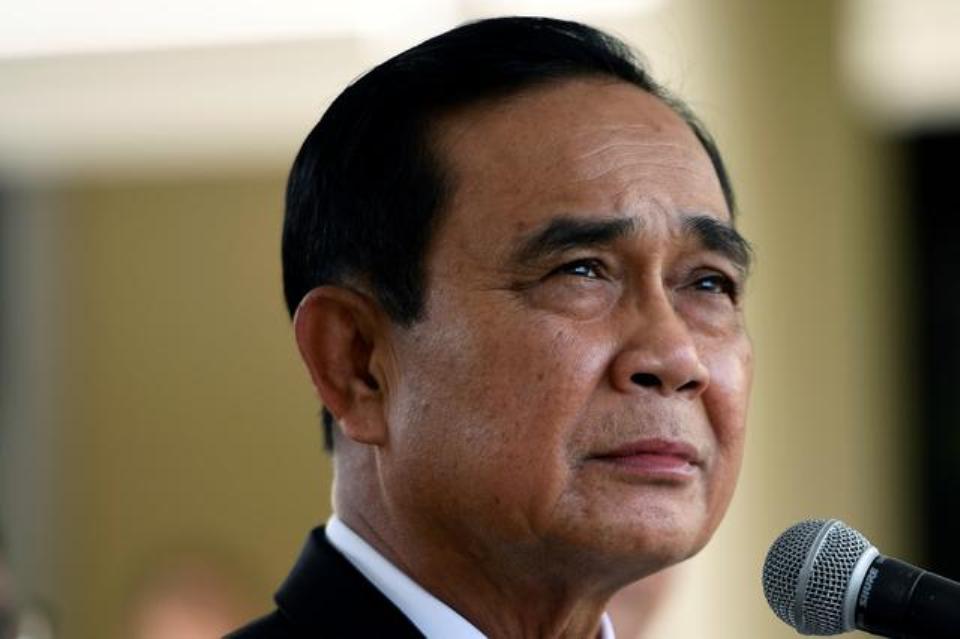 Thai PM gets first shot of AstraZeneca vaccine after safety scare