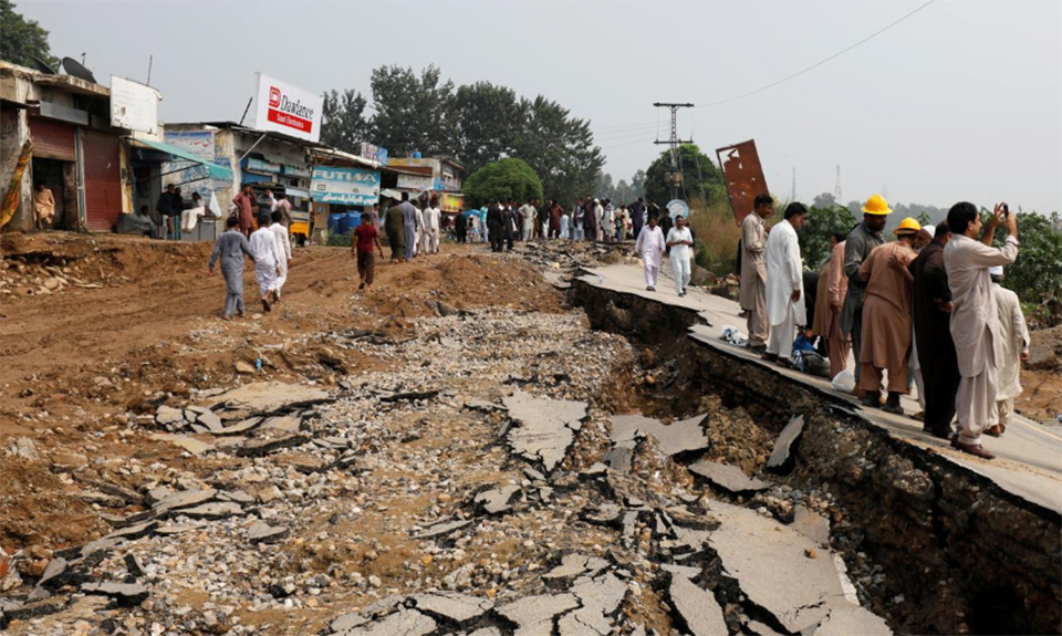 Death toll from Pakistan earthquake rises to 37 - local official