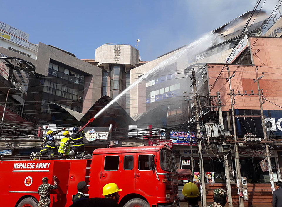 Fire breaks out at Share Market building