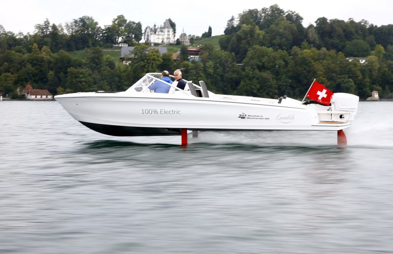 'Flying' electric speedboat debuts on Switzerland's lakes
