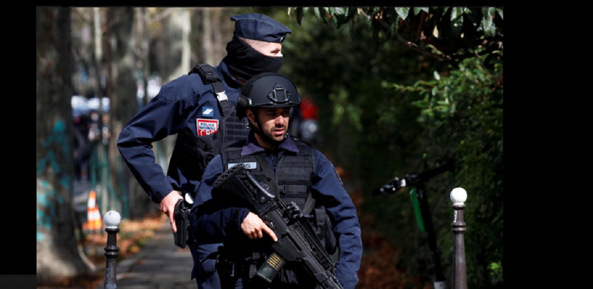At least two stabbed near Charlie Hebdo's former offices in Paris