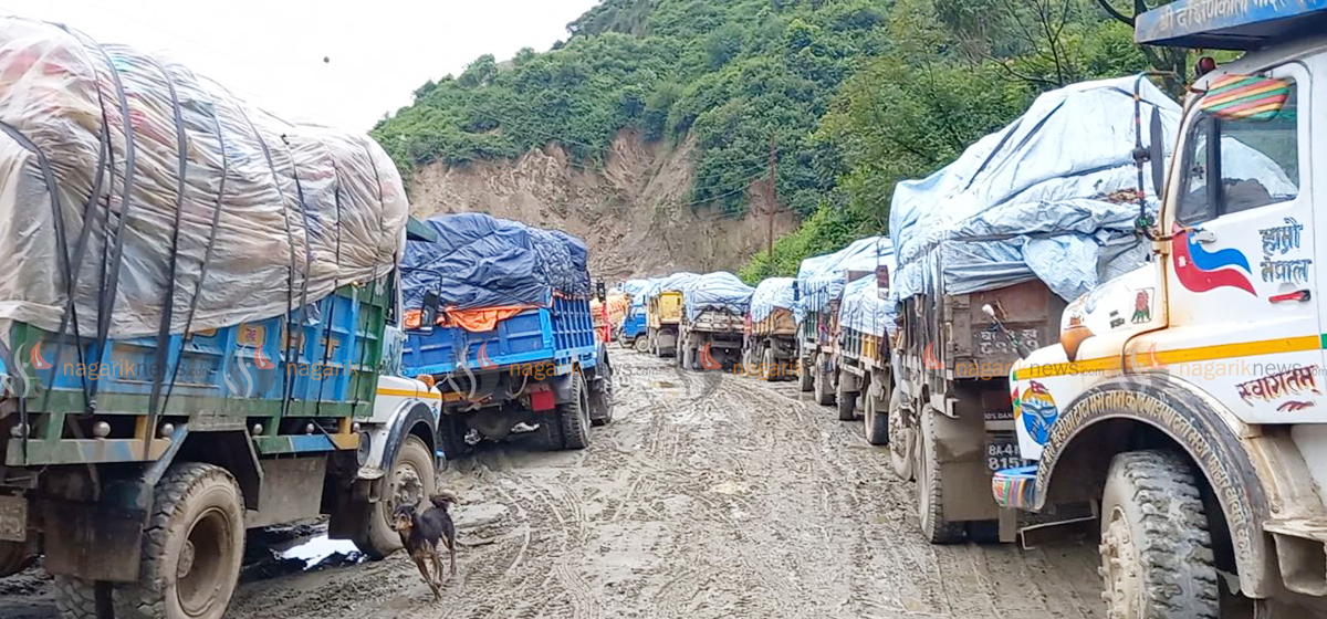 14 vehicles carrying garbage from Kathmandu to Bancharedanda vandalized