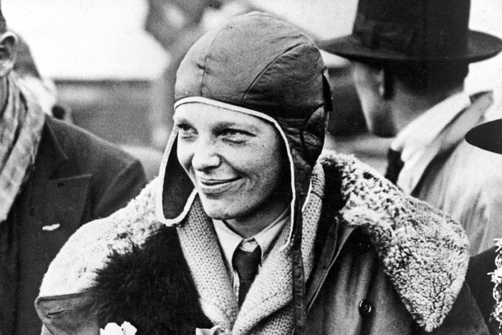 Helmet worn by Amelia Earhart sells for $825,000 at auction