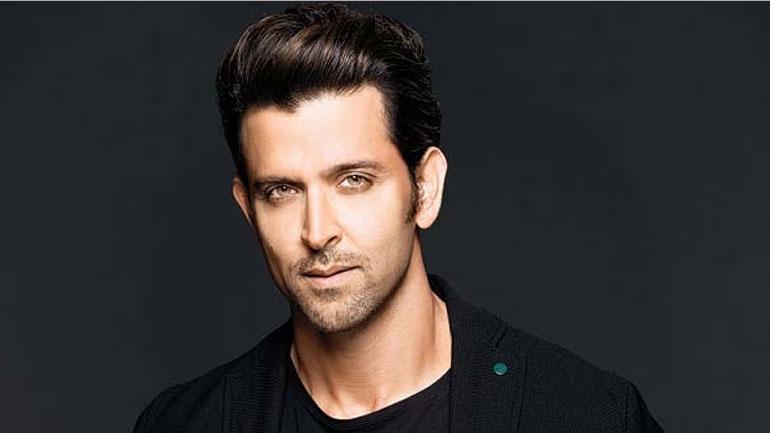 Hrithik Roshan thanks Javed Akthar for being a guide, support and inspiration in his life