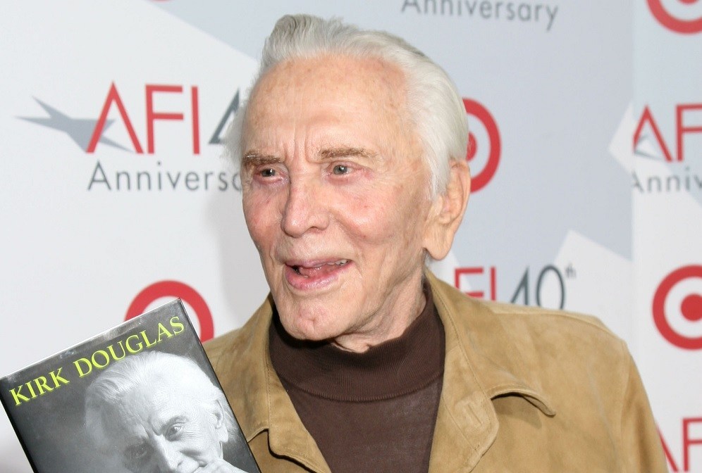 Hollywood stars pay tribute to Kirk Douglas
