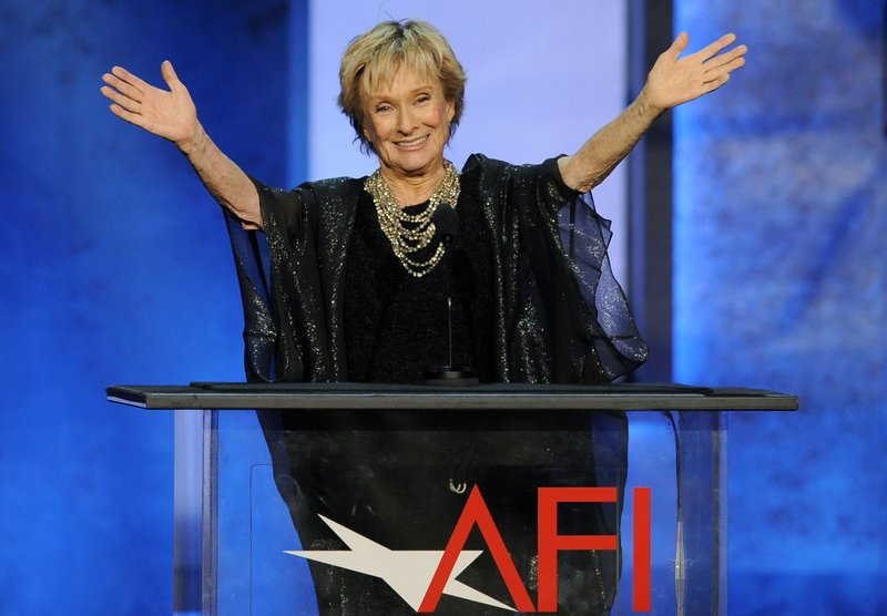 Oscar-winning, ‘irreplaceable’ Cloris Leachman dies at 94