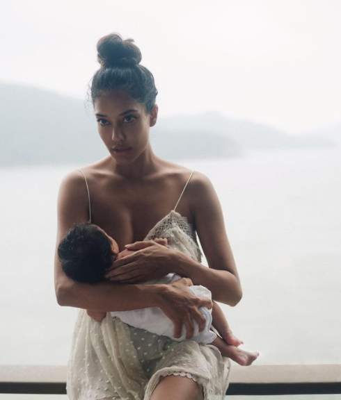 Lisa Haydon posts pics of herself breastfeeding newborn daughter Lara