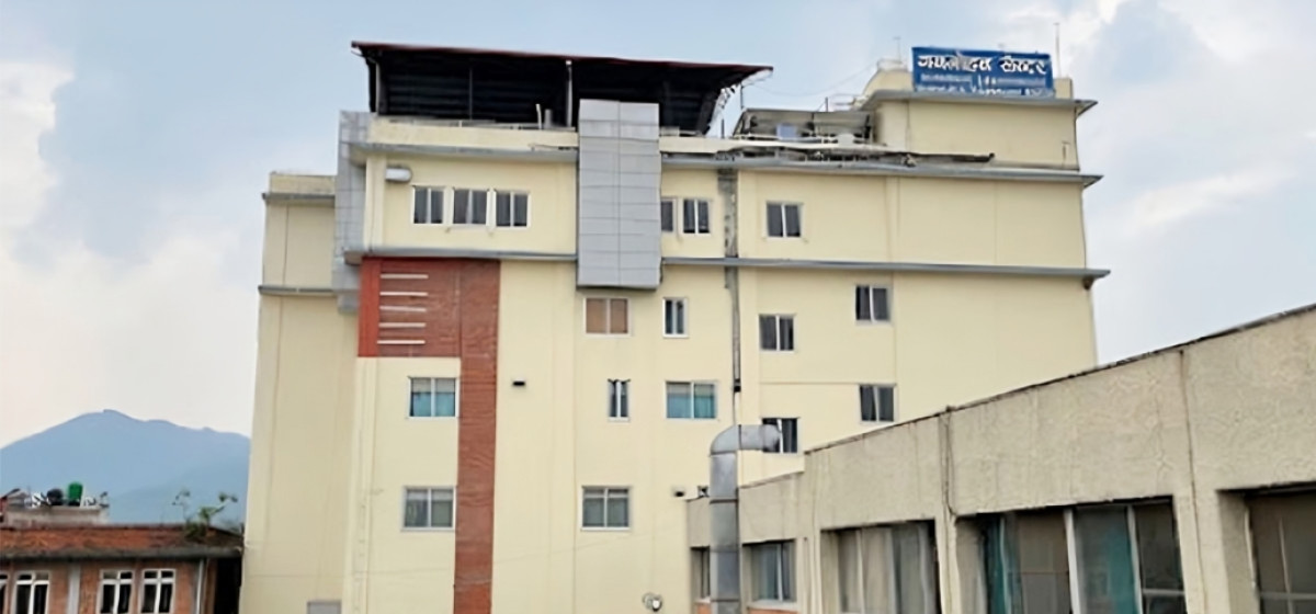 Young man commits suicide by jumping off the roof of Manmohan Cardiothoracic Center