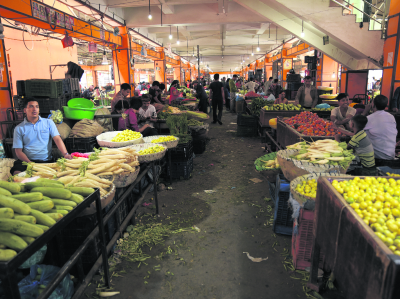 Vegetable market unshaken by obstructions along Narayanghat-Mugling road