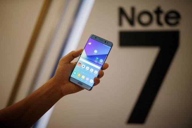 Samsung urges Note 7 users to switch off phones and turn them in