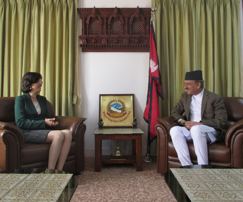 Chinese ambassador and Foreign Minister Mahat hold meeting