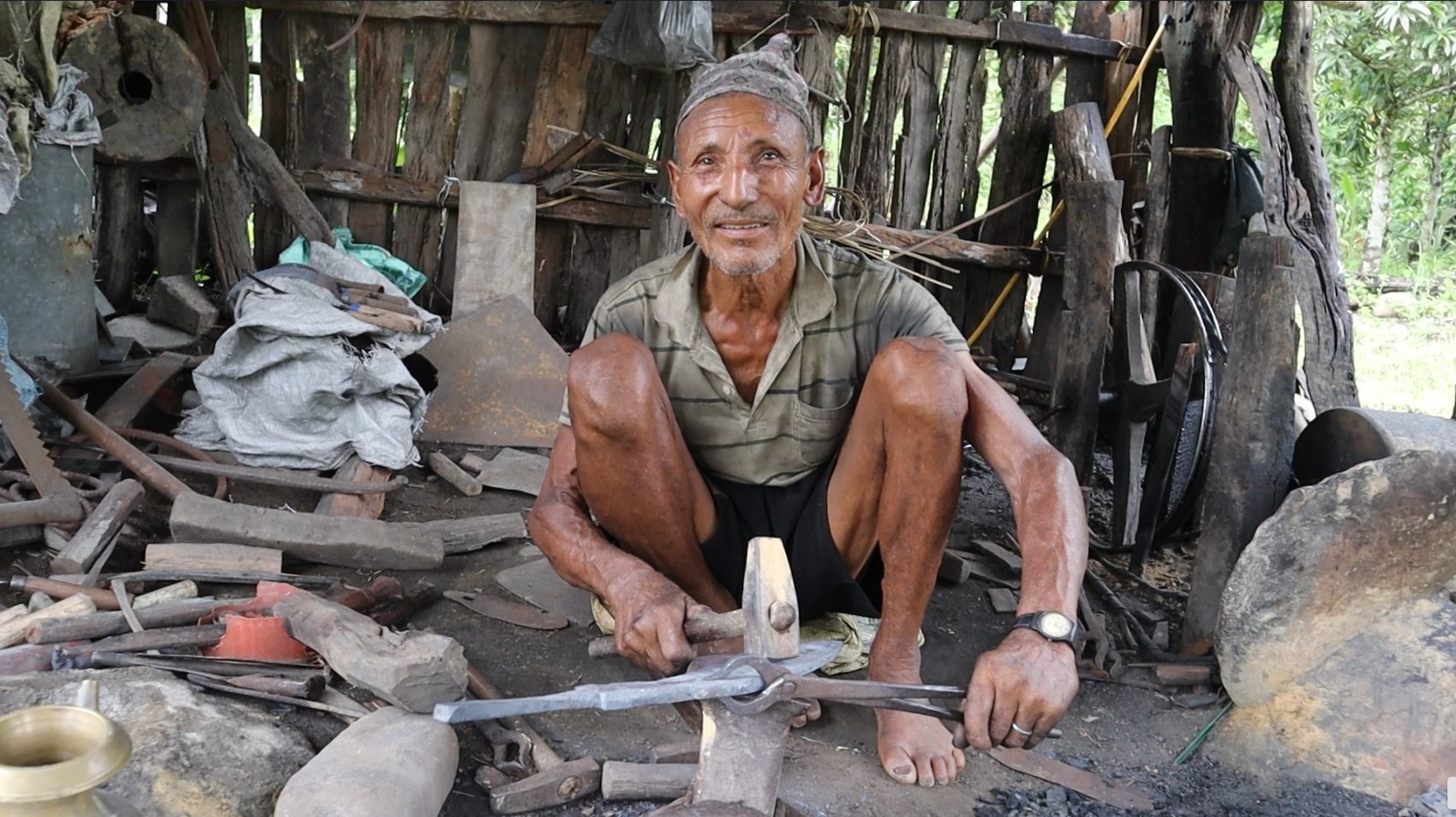 Aging ironsmith Padmalal worries over sustainability of his profession