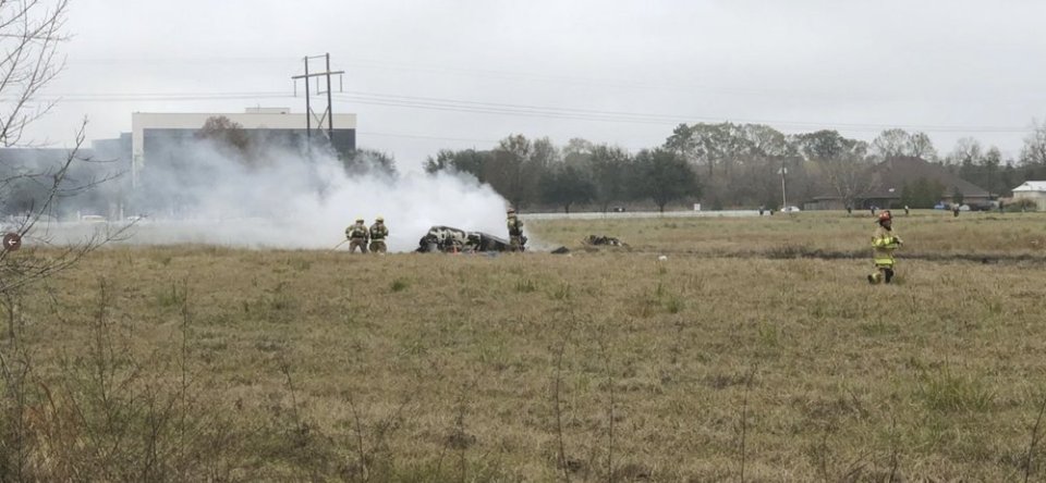 Plane crash kills 5, including LSU coach’s daughter-in-law