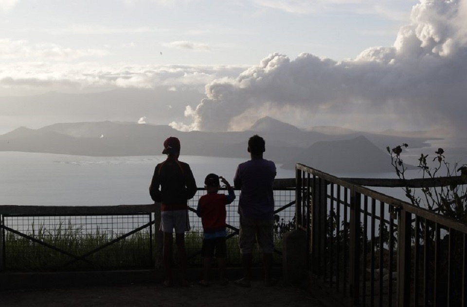 Philippine volcano trembles more, spews lava half-mile high