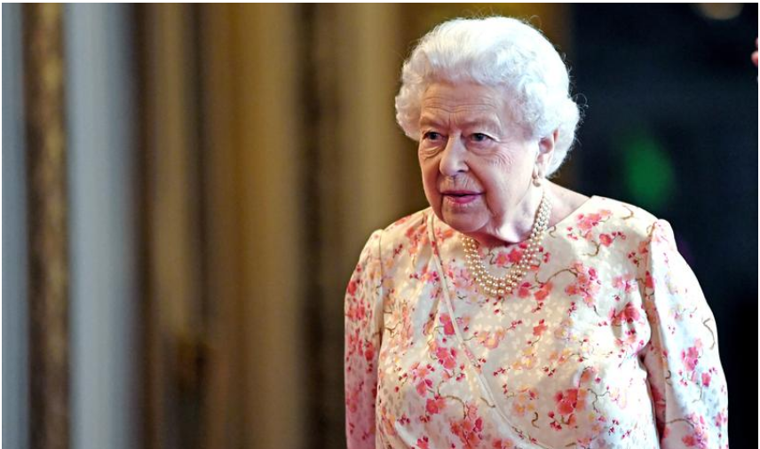 Queen applauds photographers who captured lockdown Britain