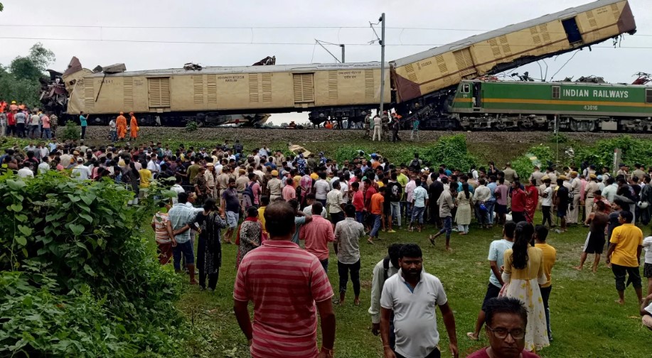 Railway collision in eastern India kills 15, injures several (update)