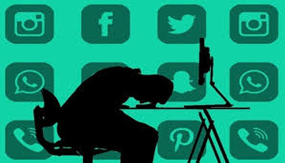Social Media: An ocean of self-doubt